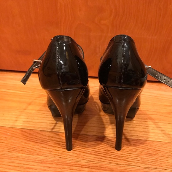 Guess Brand peep-toe black patent heels - Picture 4 of 5